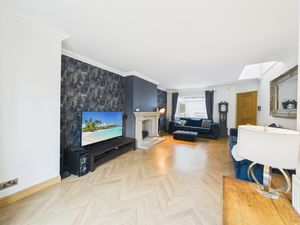 Photo 33- click for photo gallery